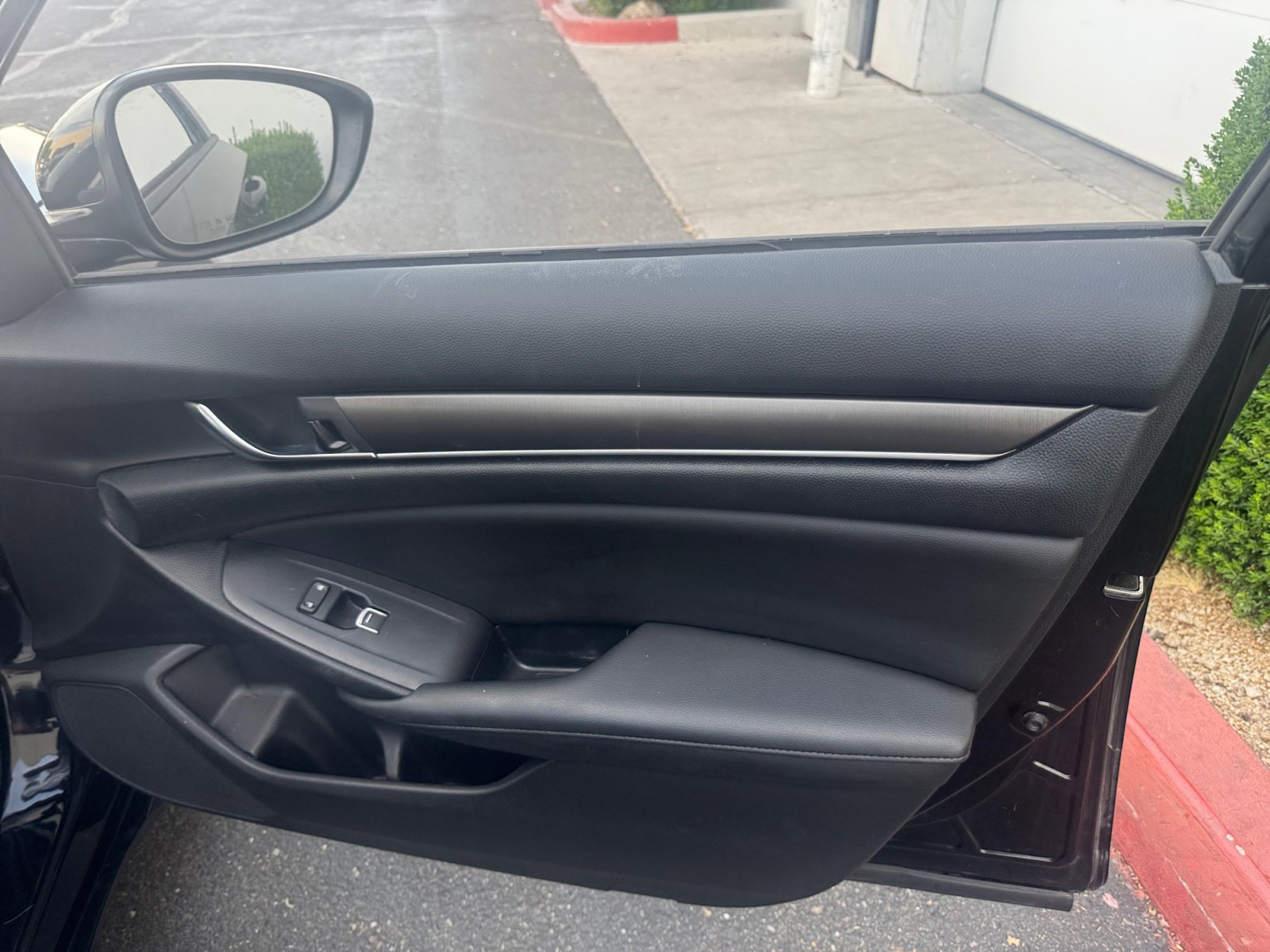 Used 2019 Honda Accord LX image 16
