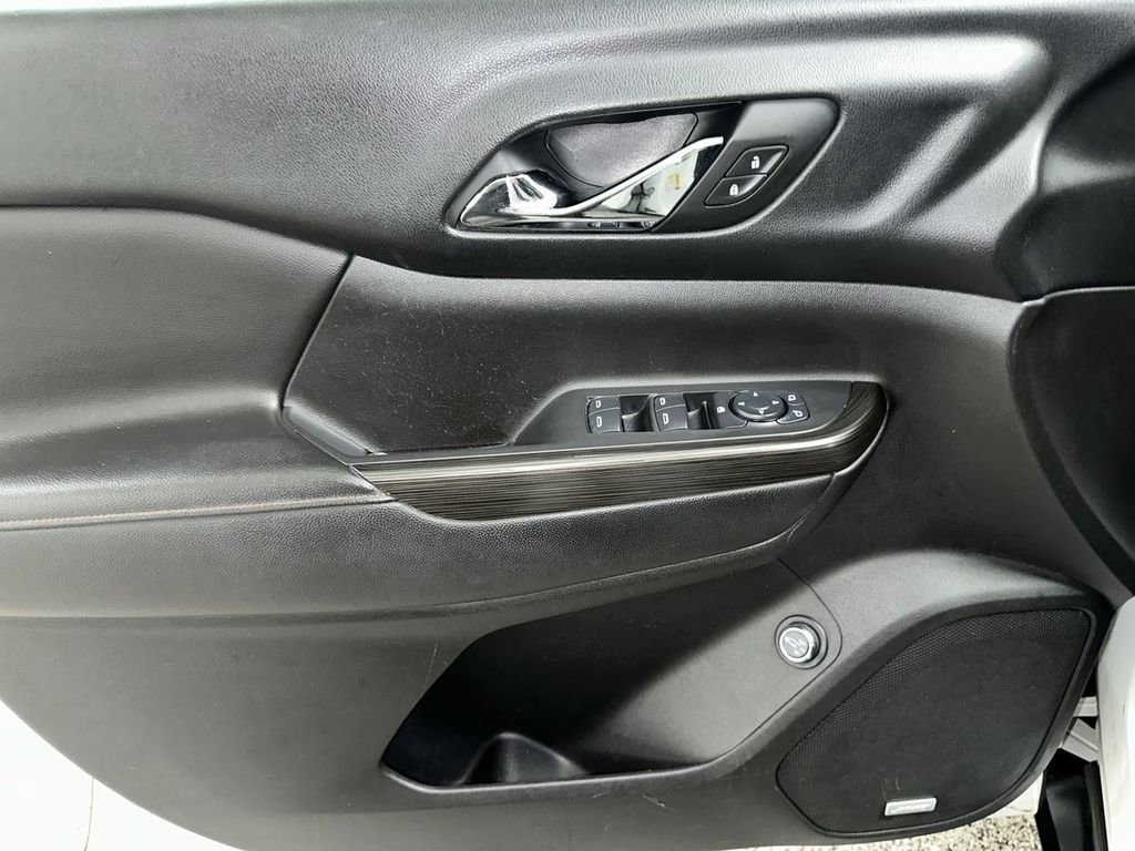 Used 2017 GMC Acadia SLE w/ Driver Alert Package I AWD/4WD image 11