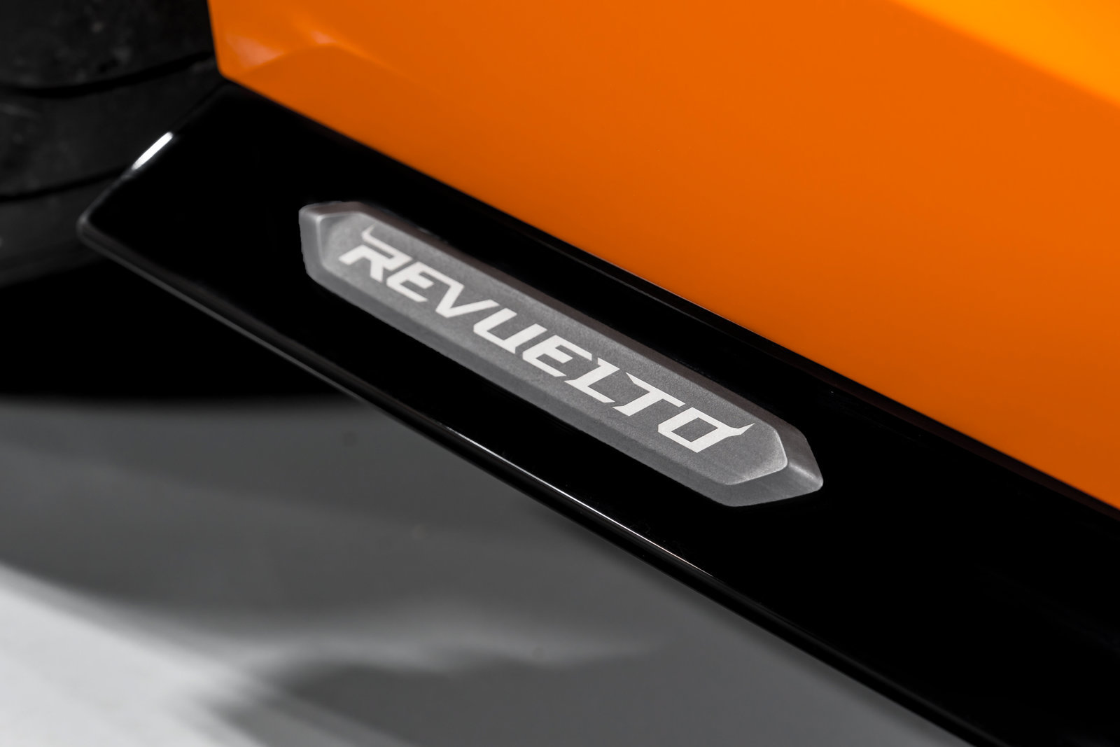 Used 2025 Lamborghini Revuelto AWD/4WD image 47