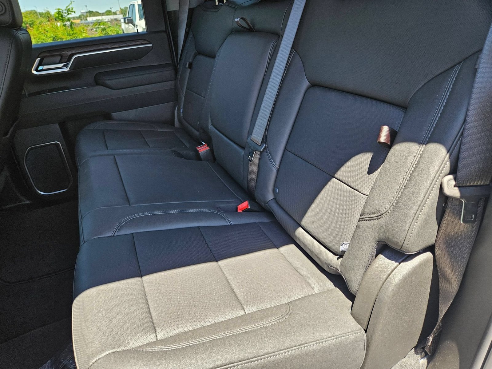 New 2026 GMC Sierra 2500 SLT w/ SLT Premium Package AWD/4WD image 28