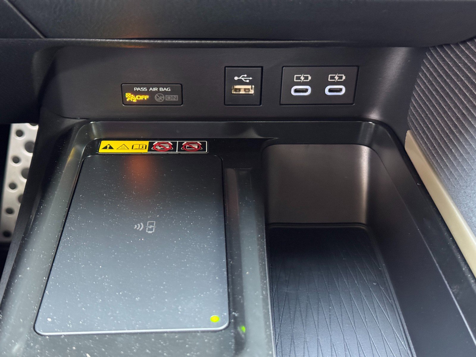 Used 2025 Toyota Camry SE w/ Convenience Package image 26