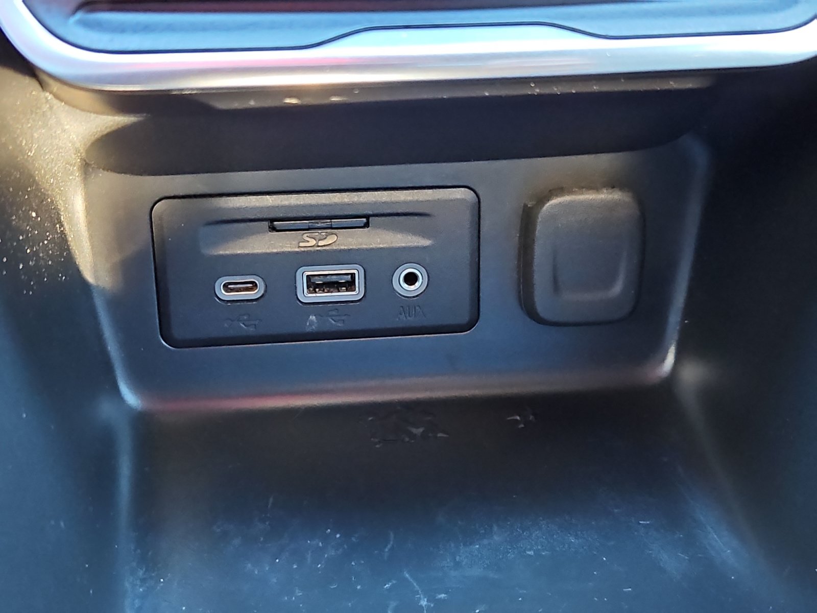 Used 2021 GMC Terrain SLE w/ Driver Convenience Package FWD image 22