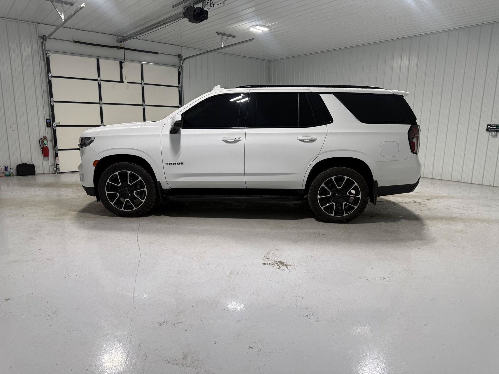 Used 2024 Chevrolet Tahoe RST w/ Luxury Package AWD/4WD image 3