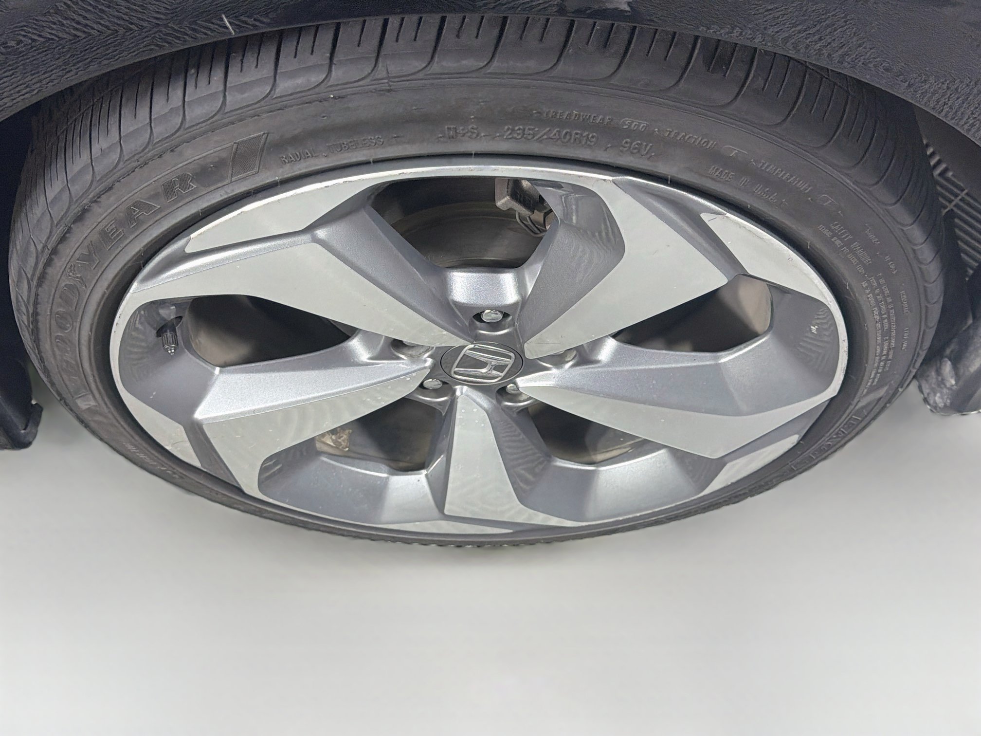 Used 2020 Honda Accord Touring image 11