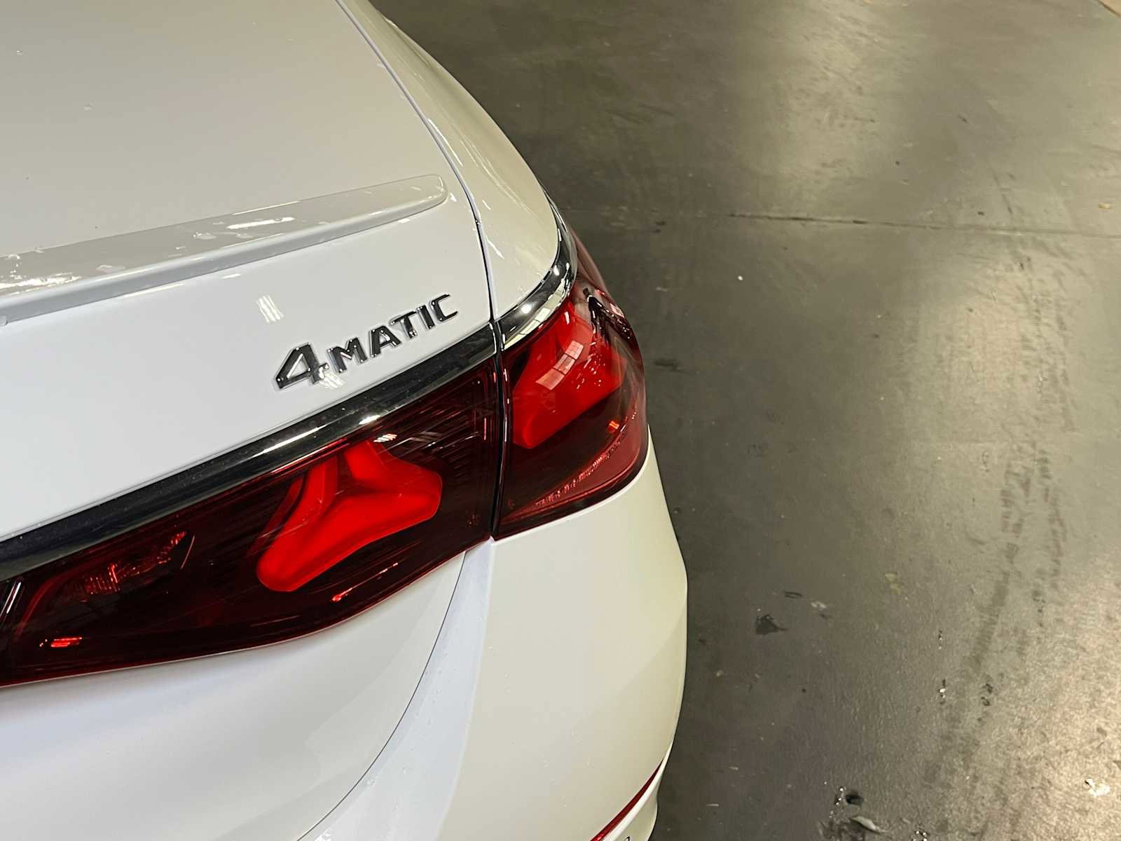 Used 2025 Mercedes-Benz E 350 4MATIC Sedan image 15