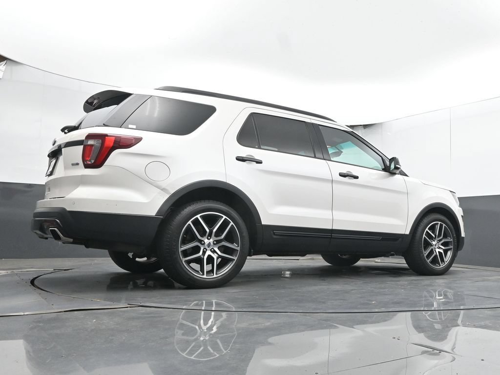 Used 2017 Ford Explorer Sport w/ Equipment Group 401A AWD/4WD image 41