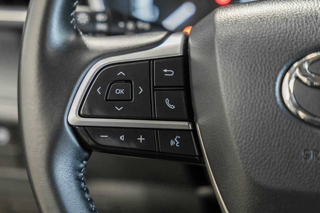Used 2025 Toyota Highlander XLE AWD/4WD image 29
