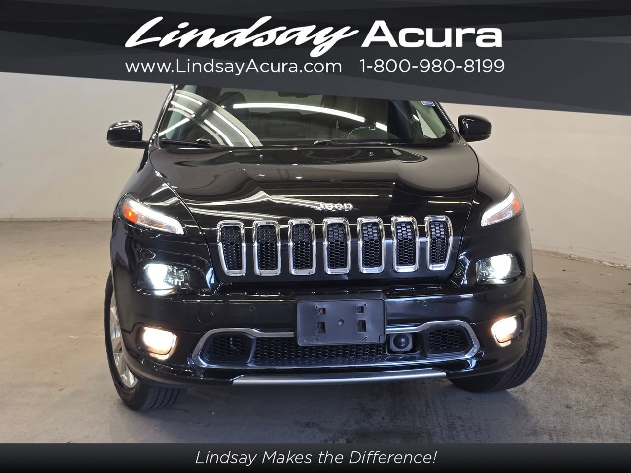 Used 2016 Jeep Cherokee Overland w/ Technology Group AWD/4WD image 2