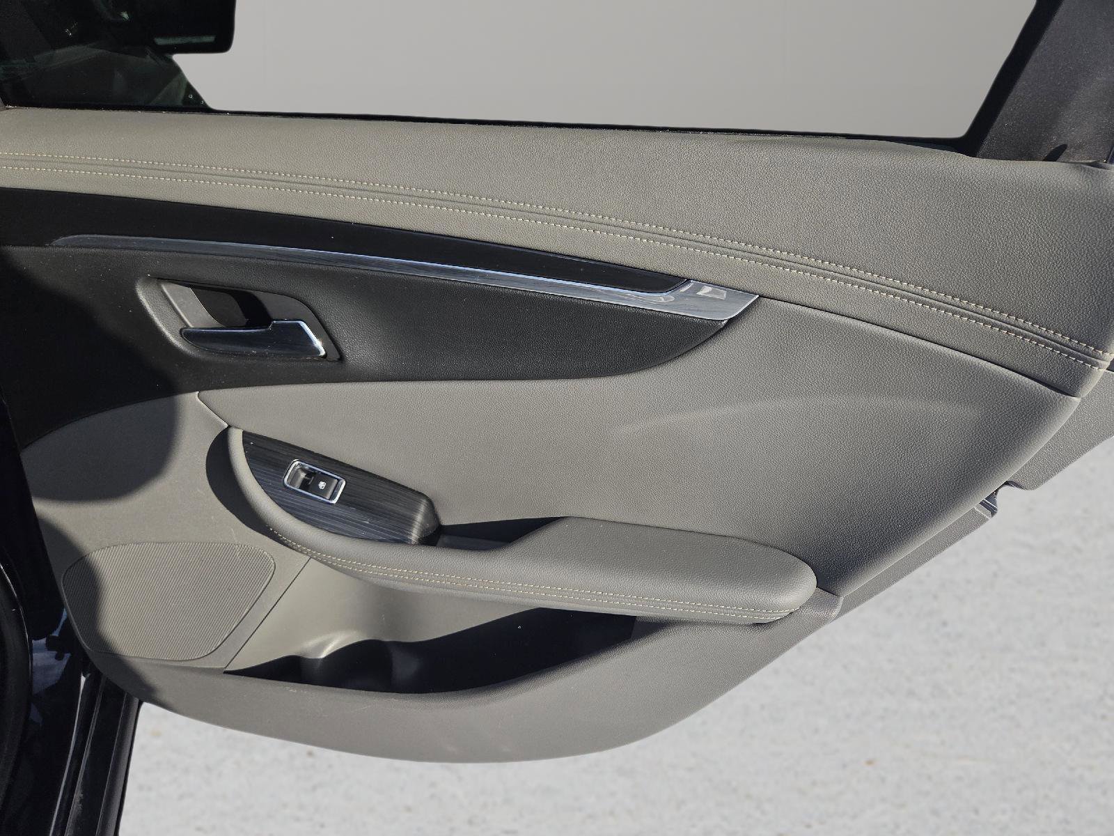 Used 2018 Chevrolet Impala LT image 26