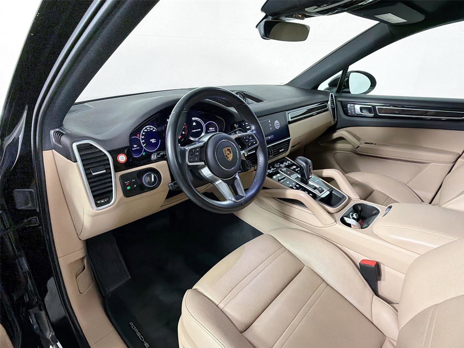 Certified 2022 Porsche Cayenne Platinum Edition AWD/4WD image 4