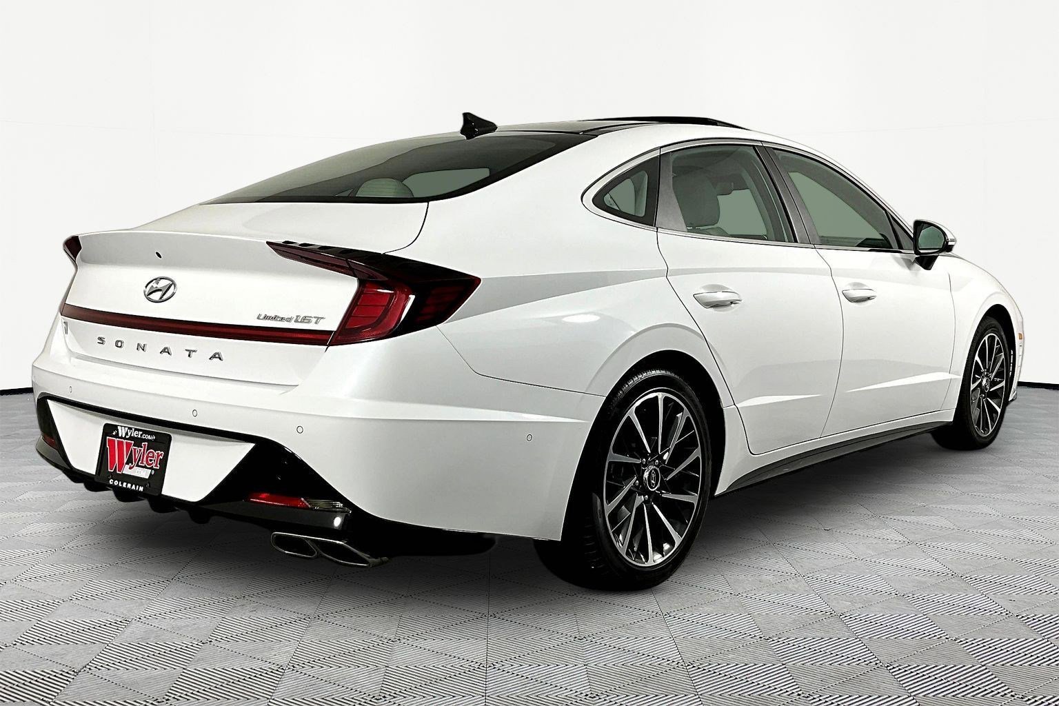 Used 2023 Hyundai Sonata Limited FWD image 6