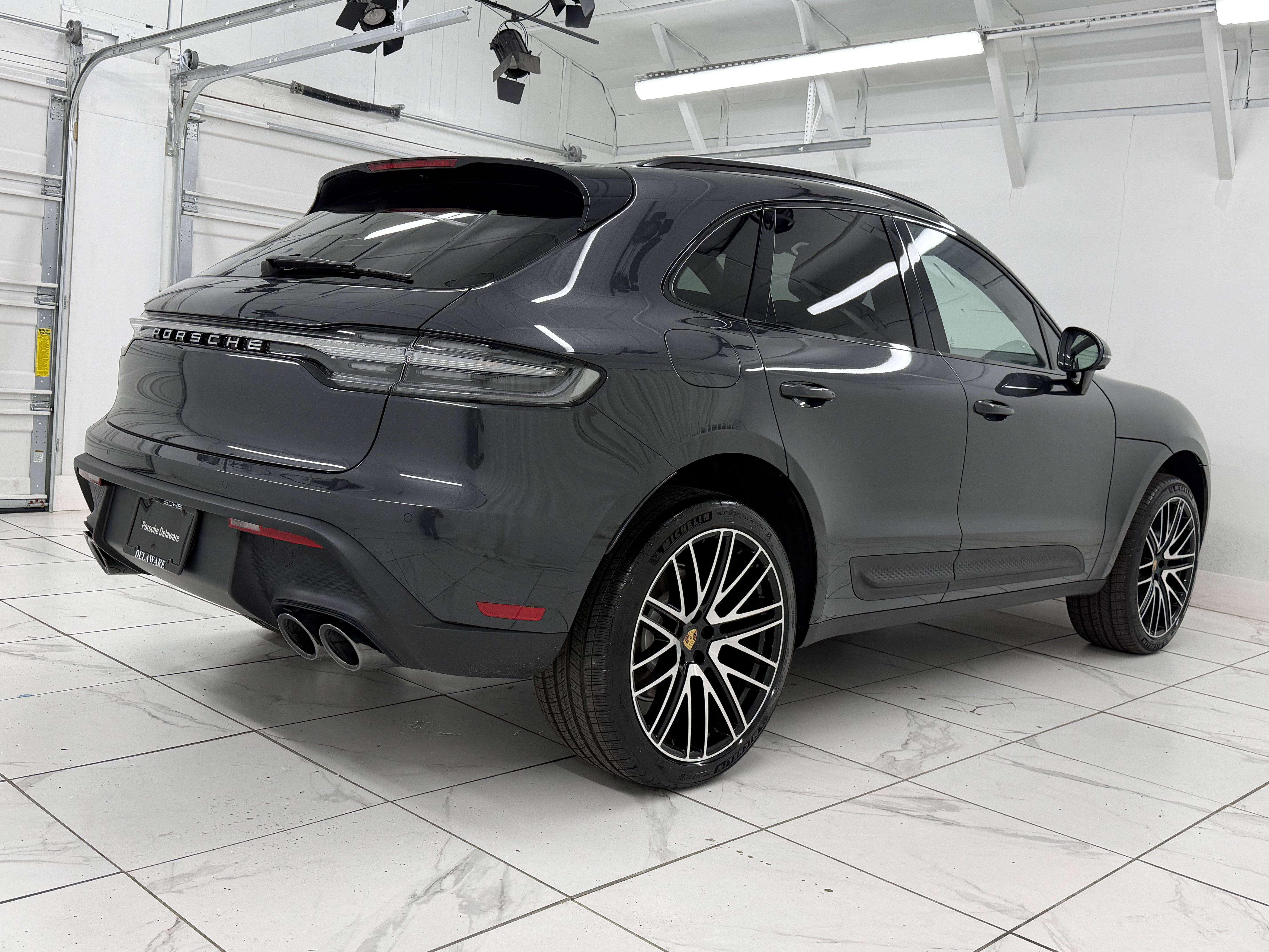 Certified 2026 Porsche Macan AWD/4WD image 11