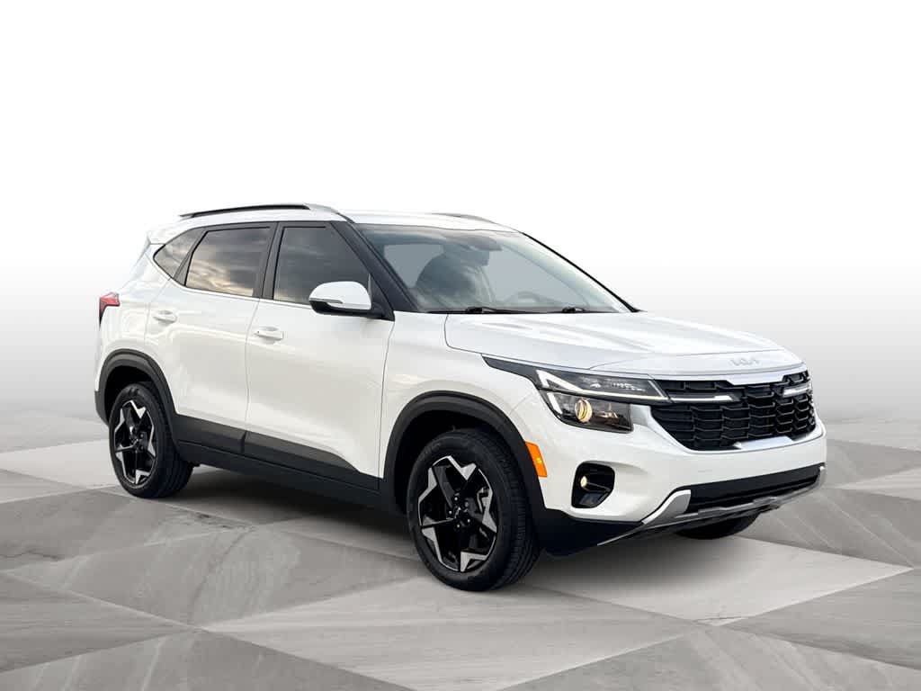 Used 2025 Kia Seltos EX AWD/4WD image 2