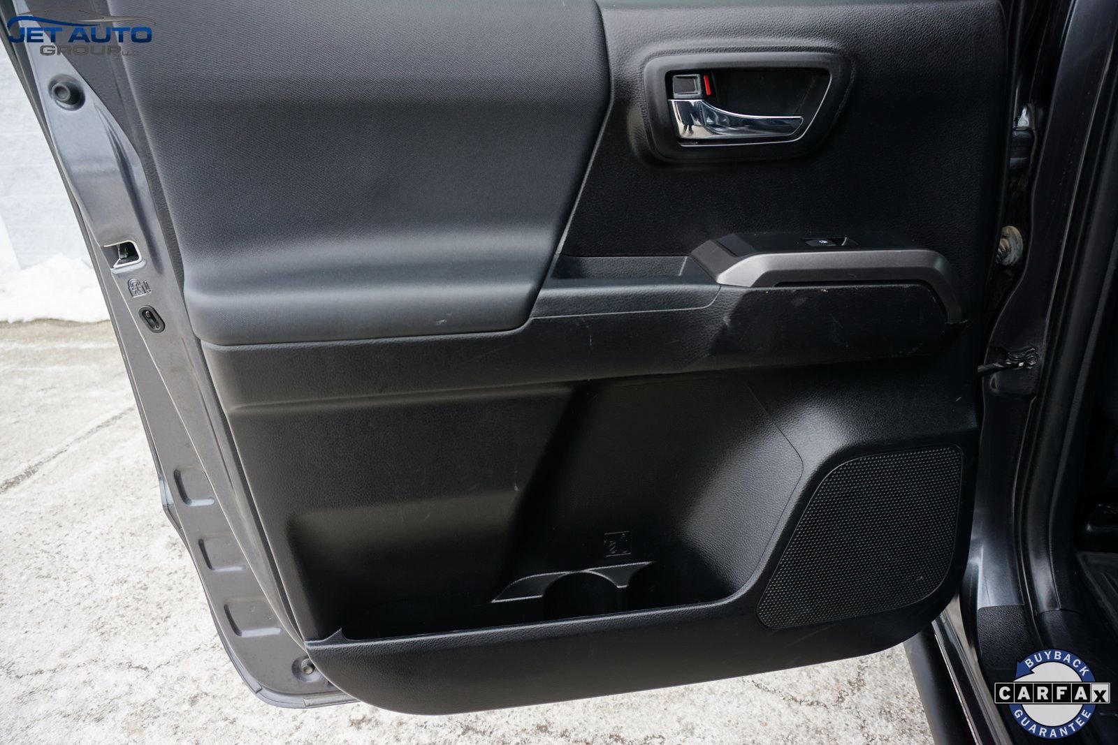 Used 2021 Toyota Tacoma TRD Off-Road w/ Technology Package image 17