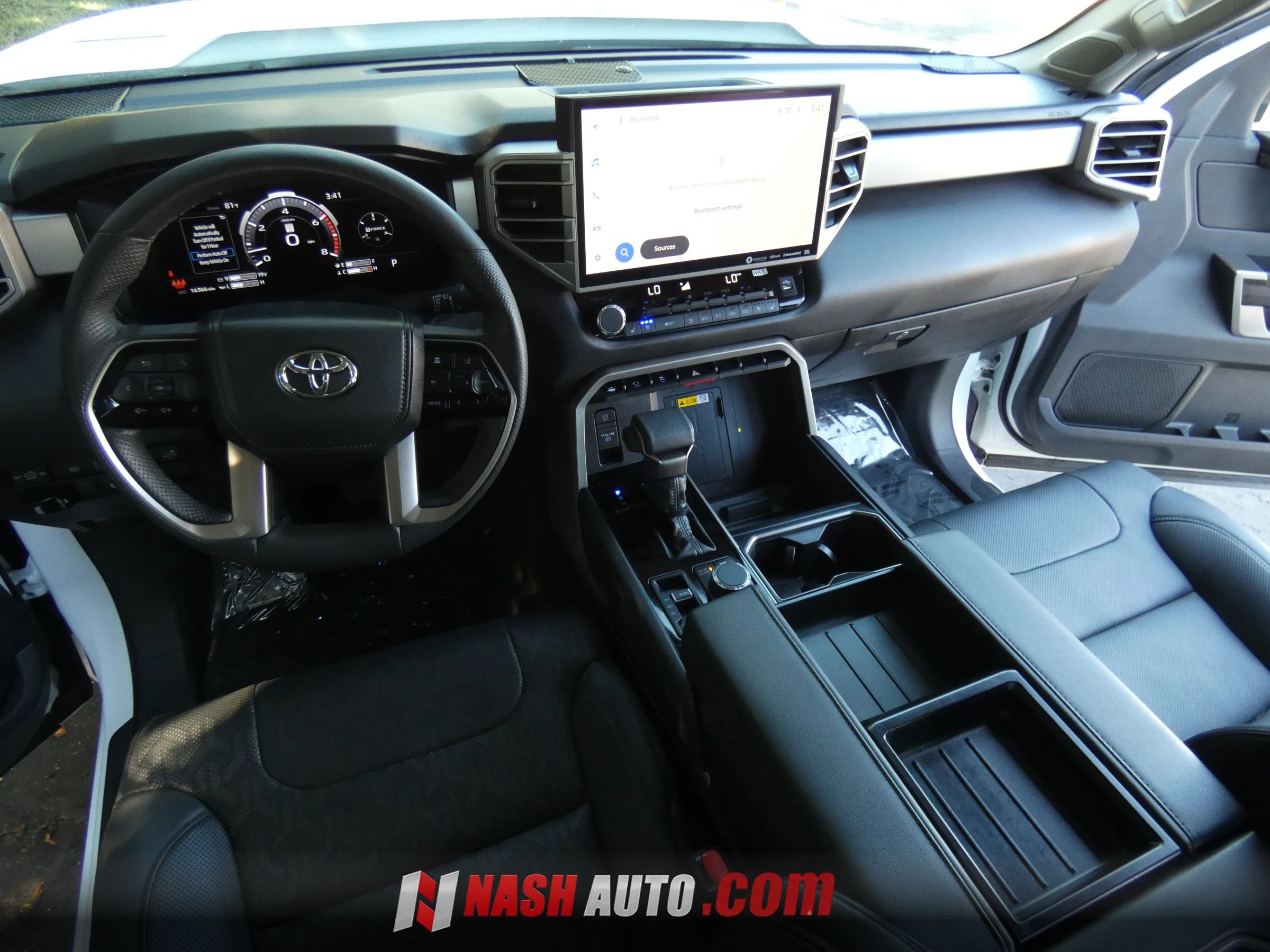 Used 2024 Toyota Tundra Limited AWD/4WD image 24