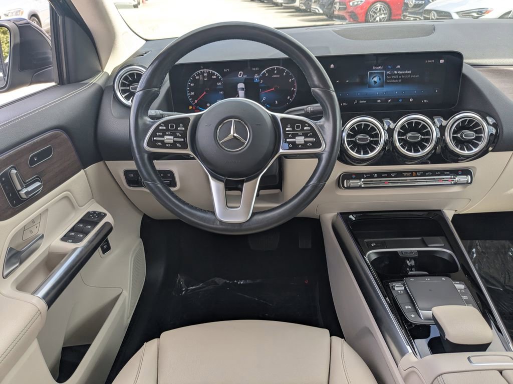 Certified 2023 Mercedes-Benz GLA 250 w/ Premium Package image 3