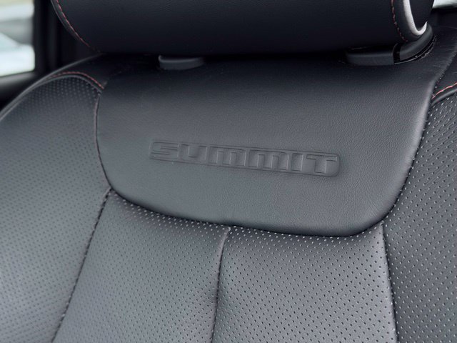 Certified 2025 Jeep Grand Cherokee Summit AWD/4WD image 20