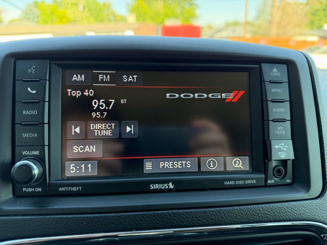 Used 2016 Dodge Grand Caravan SXT w/ UConnect Hands-Free Group FWD image 34