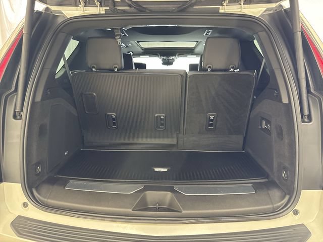 Certified 2024 Cadillac Escalade Premium Luxury w/ Performance Package AWD/4WD image 31