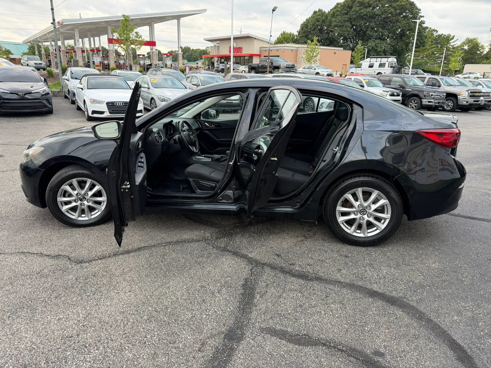 Used 2014 MAZDA MAZDA3 i Touring w/ Moonroof Package 1 FWD image 11