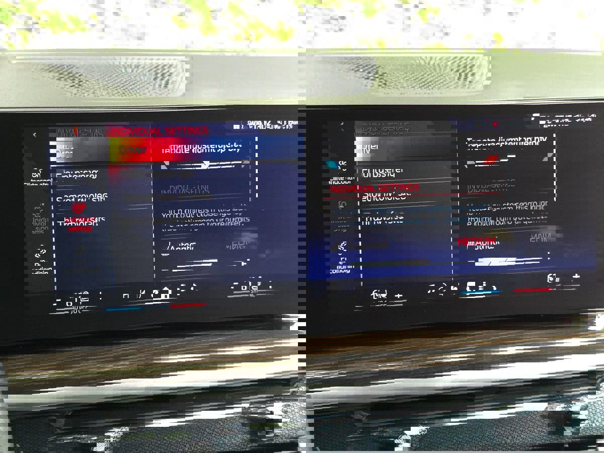 Used 2025 BMW X7 xDrive40i image 42