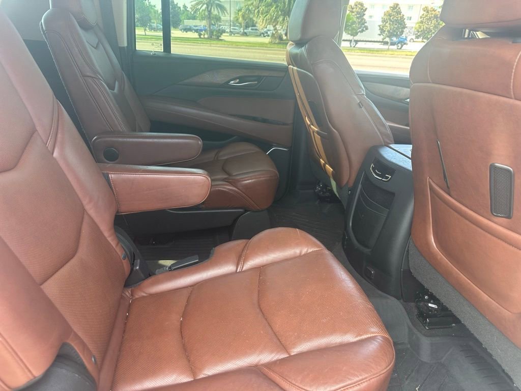 Used 2019 Cadillac Escalade ESV Luxury image 19