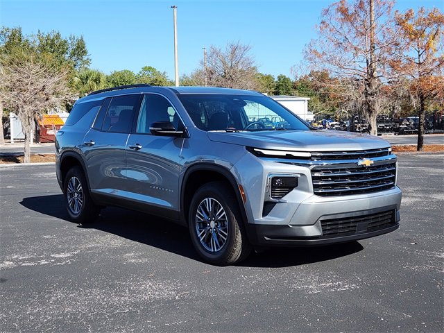 Used 2026 Chevrolet Traverse LT w/ Driver Confidence Package image 2