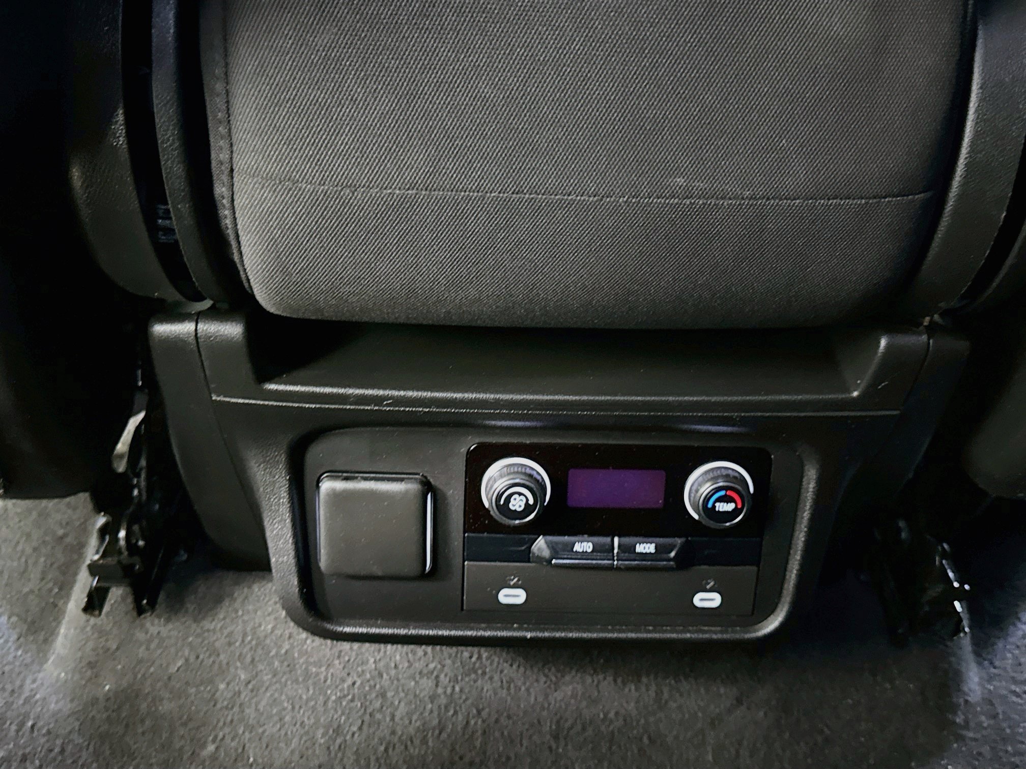 Used 2023 Chevrolet Suburban LS RWD image 26