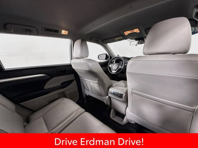 Certified 2018 Toyota Highlander Plus AWD/4WD image 29