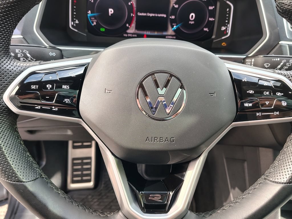 Used 2024 Volkswagen Tiguan SEL R-Line AWD/4WD image 16