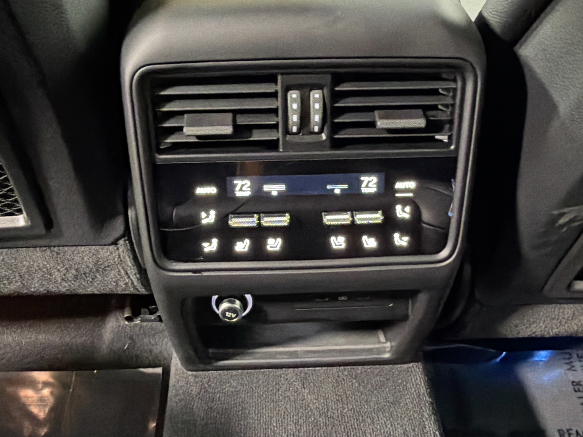 Used 2025 Porsche Cayenne image 20