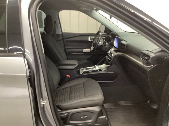 Used 2021 Ford Explorer XLT w/ Class III Trailer Tow Package image 12