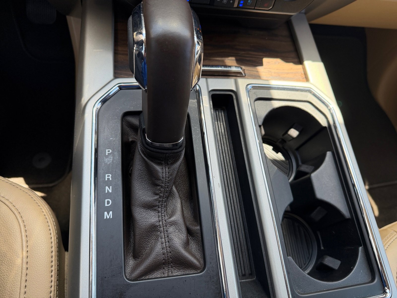 Used 2019 Ford F150 Lariat w/ Equipment Group 502A Luxury AWD/4WD image 25