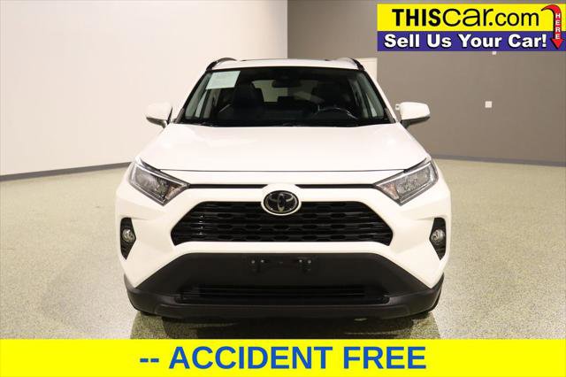 Used 2020 Toyota RAV4 XLE Premium image 2