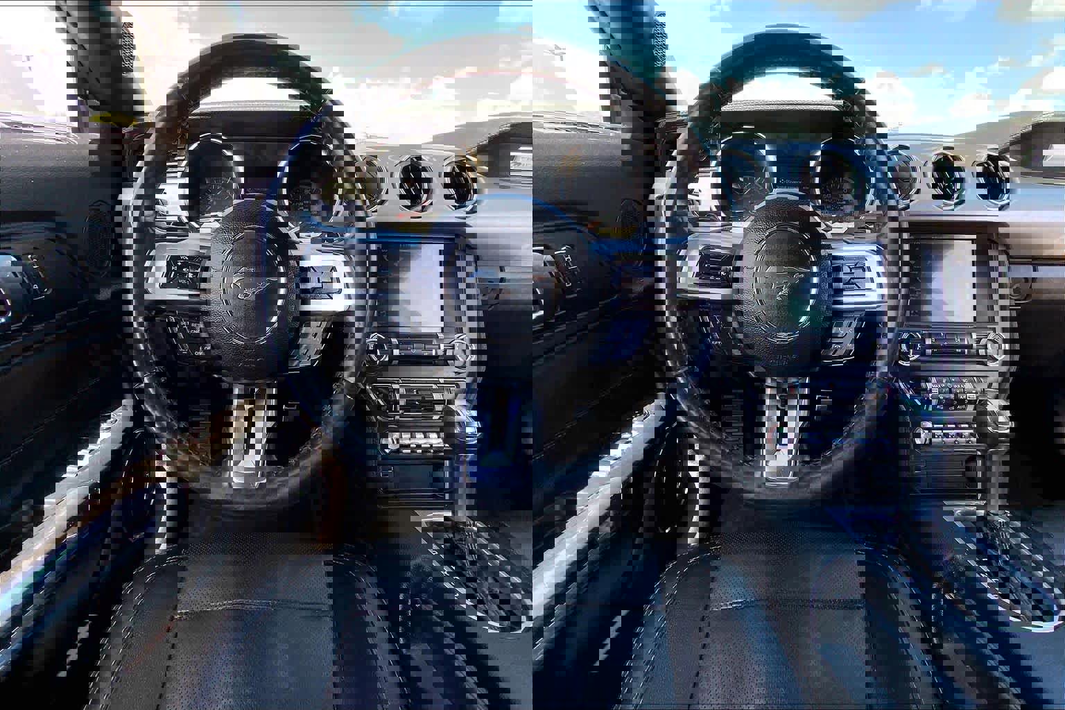 Used 2019 Ford Mustang Premium RWD image 6