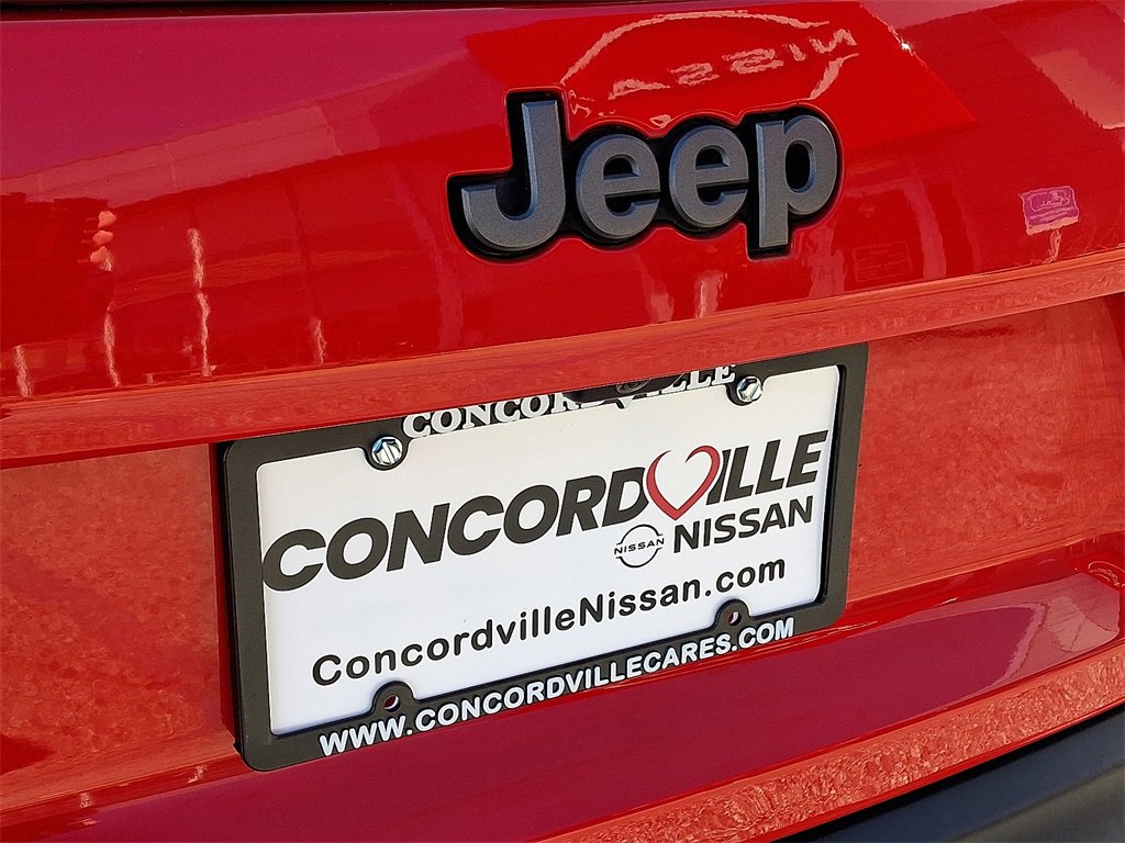 Used 2019 Jeep Cherokee Trailhawk image 32