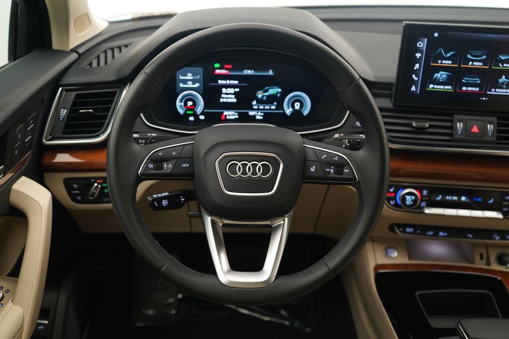 Used 2023 Audi Q5 e Premium Plus w/ Premium Plus Package image 9