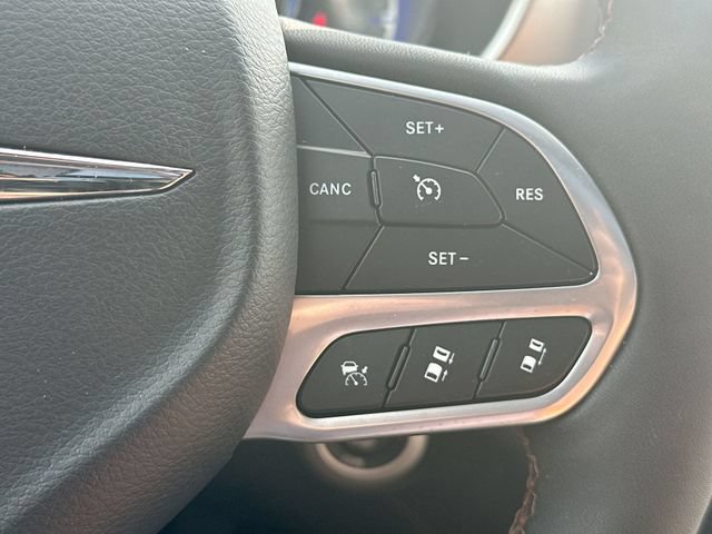 Used 2024 Chrysler Pacifica Pinnacle AWD/4WD image 42