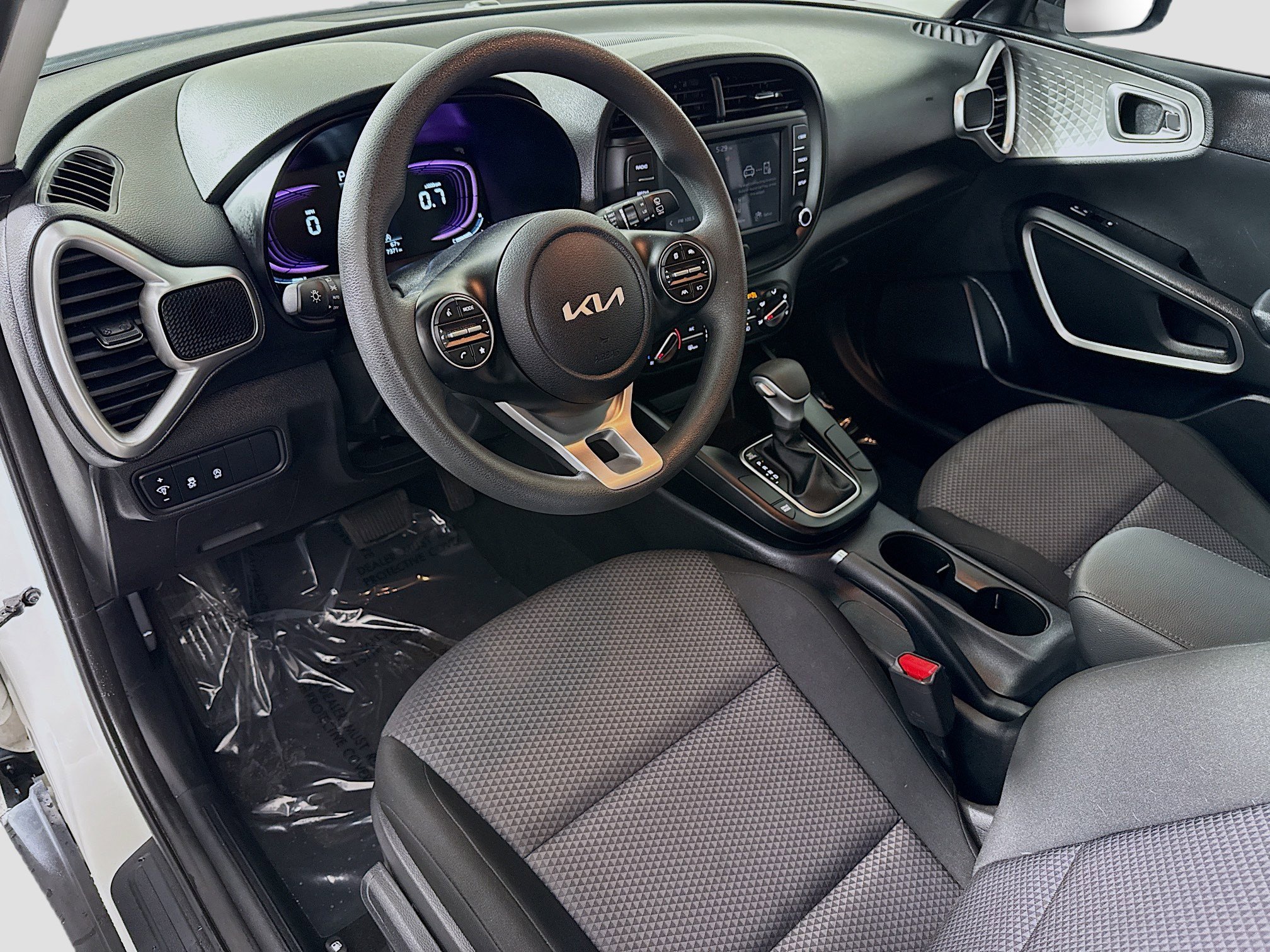 Used 2025 Kia Soul LX w/ LX Technology Package FWD image 22