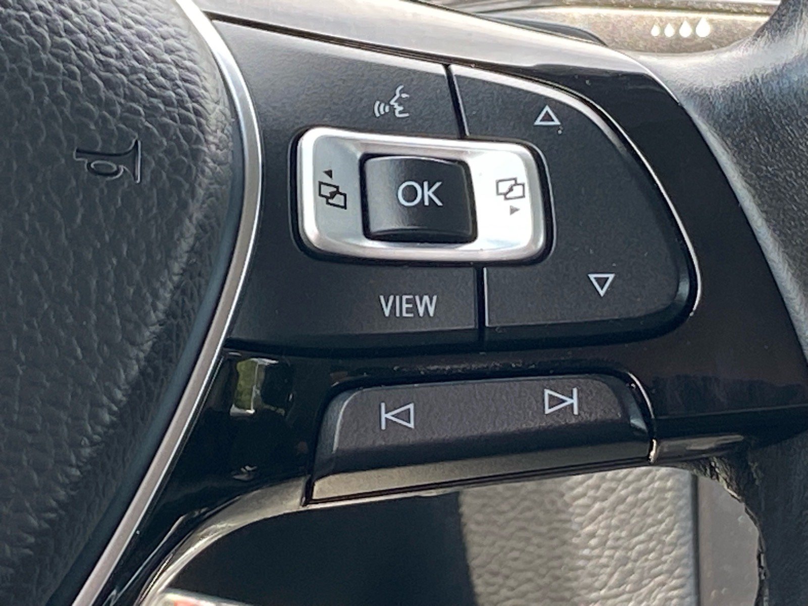 Used 2019 Volkswagen Golf S FWD image 6