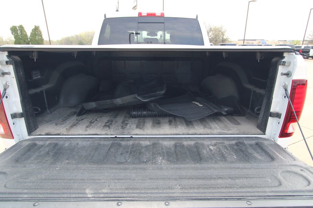 Used 2019 RAM 1500 Classic Warlock AWD/4WD image 15