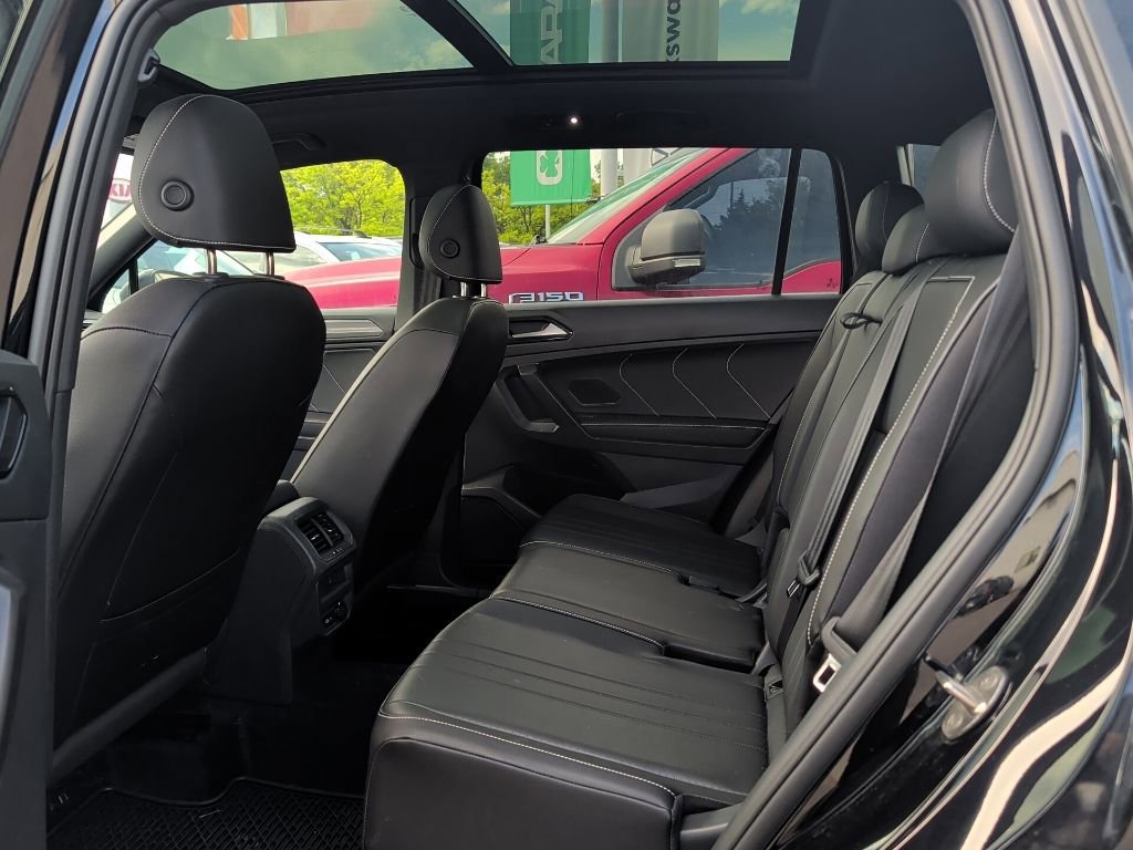Used 2022 Volkswagen Tiguan SE R-Line AWD/4WD image 11