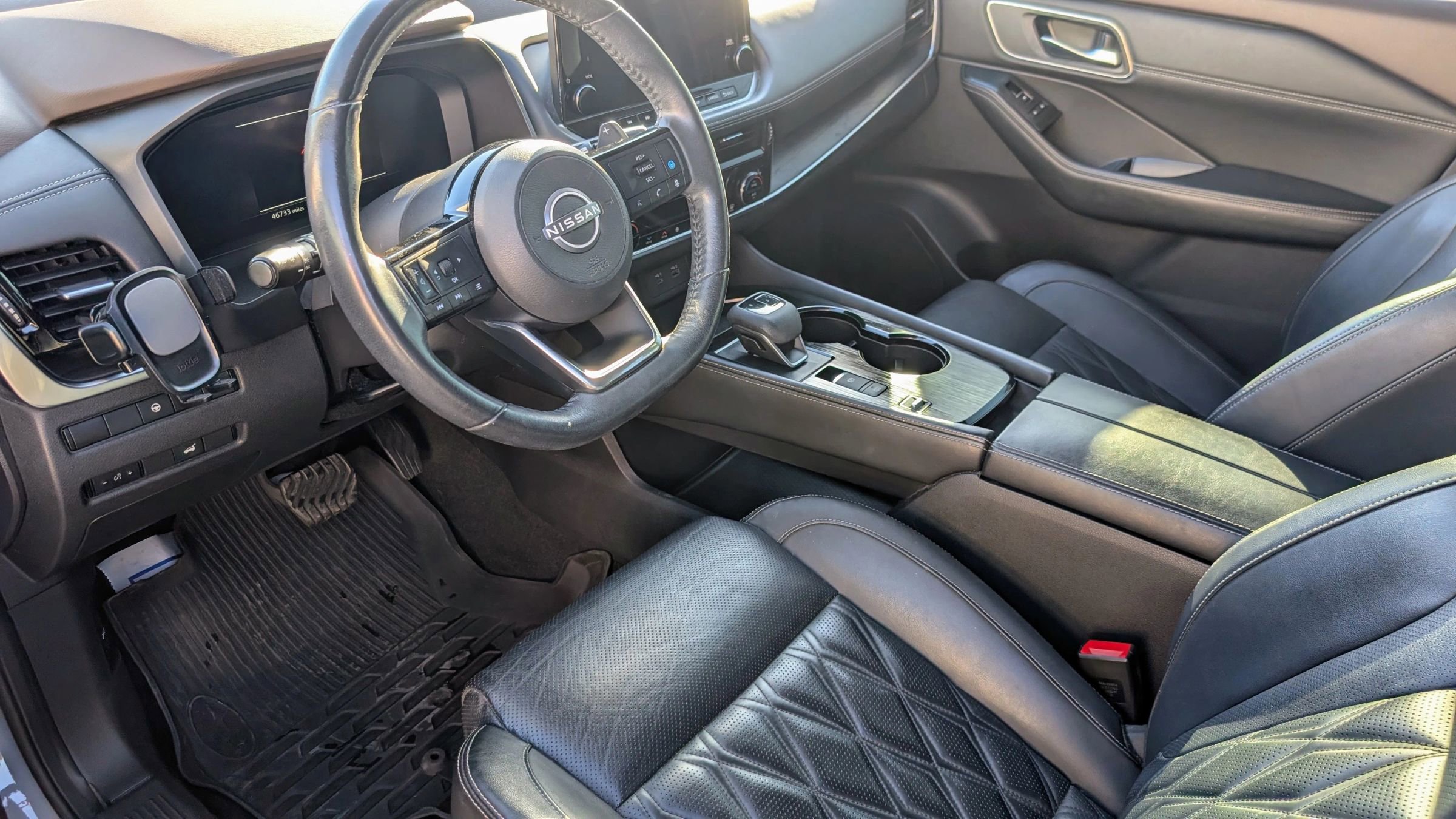 Used 2022 Nissan Rogue Platinum w/ Head-Up Display Package image 16