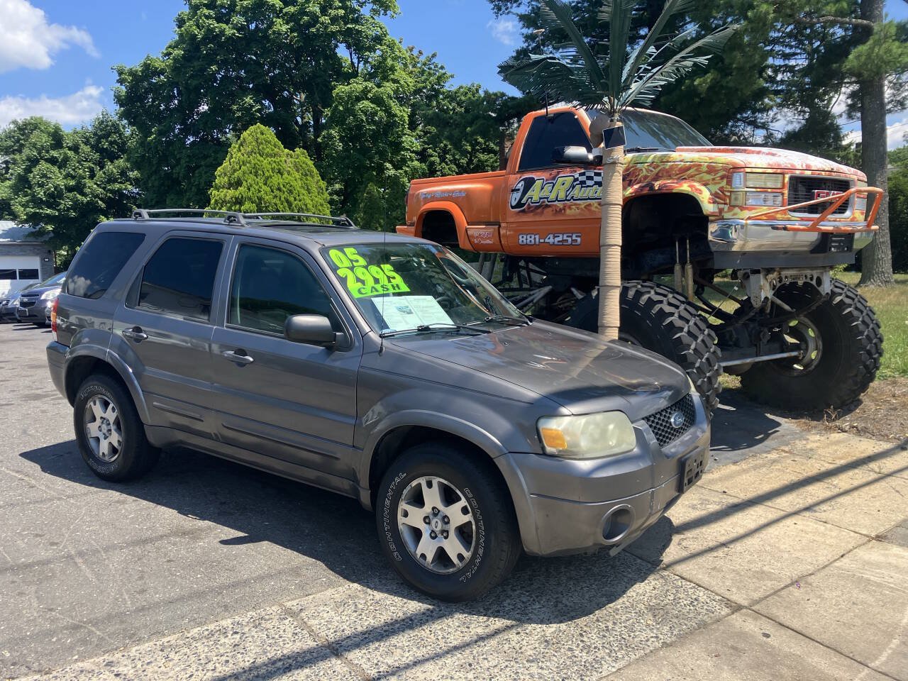Used 2005 Ford Escape Limited AWD/4WD image 2
