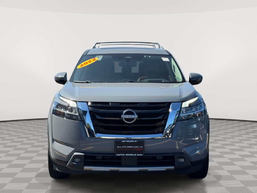 Used 2022 Nissan Pathfinder Platinum w/ Cargo Package AWD/4WD image 2