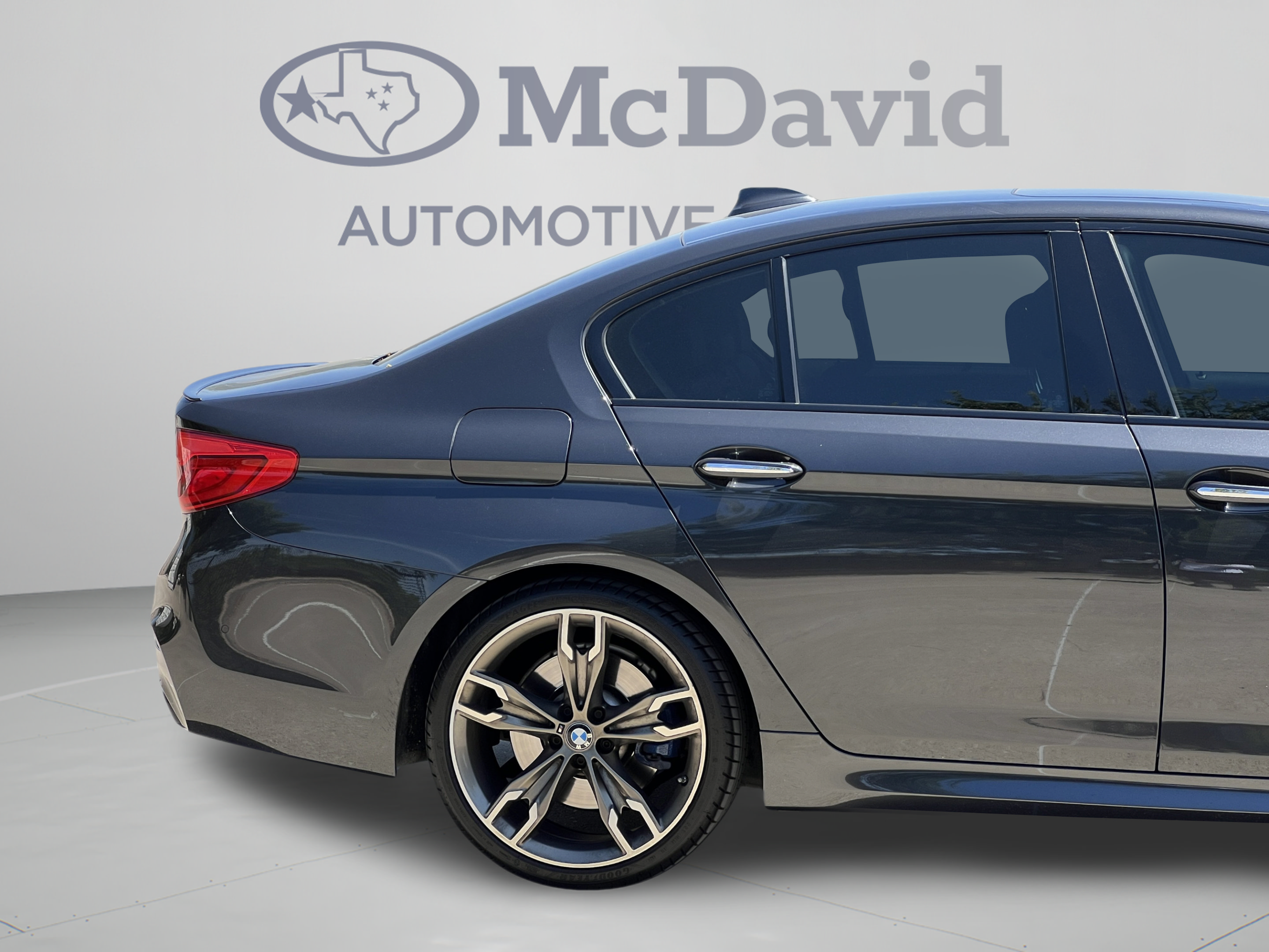 Used 2018 BMW M550i xDrive w/ Dynamic Handling Package AWD/4WD image 34