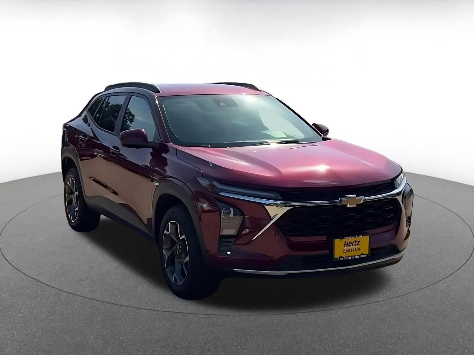 Used 2025 Chevrolet Trax LT FWD image 3