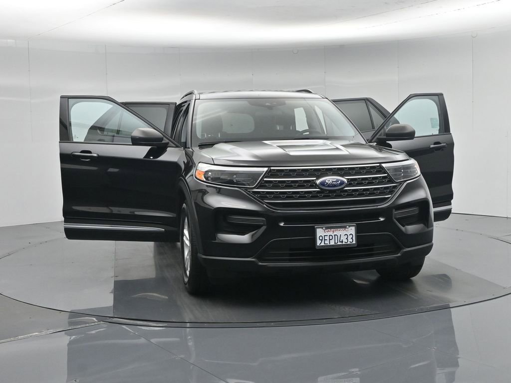Used 2022 Ford Explorer XLT image 36