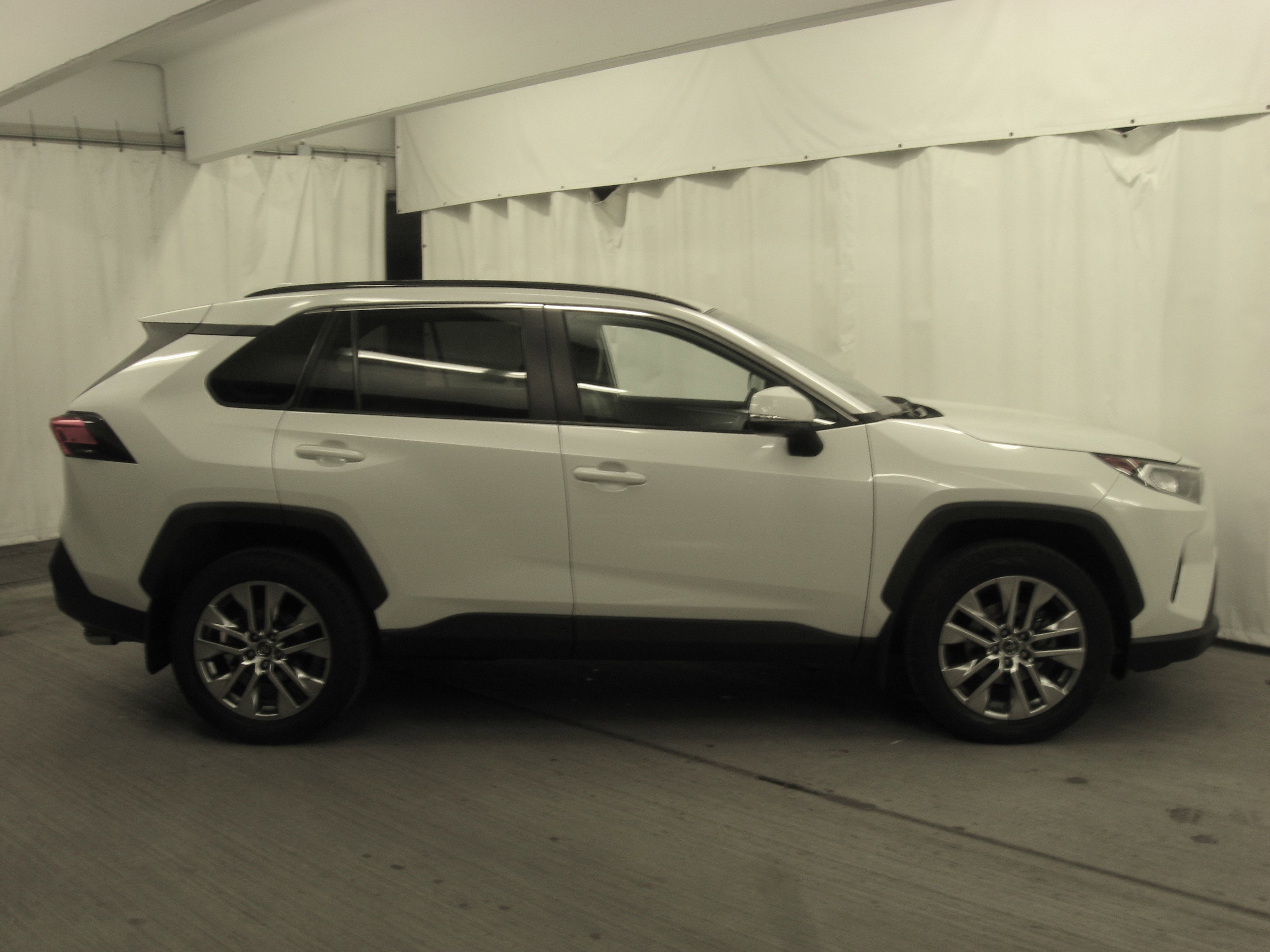 Certified 2021 Toyota RAV4 XLE Premium image 6