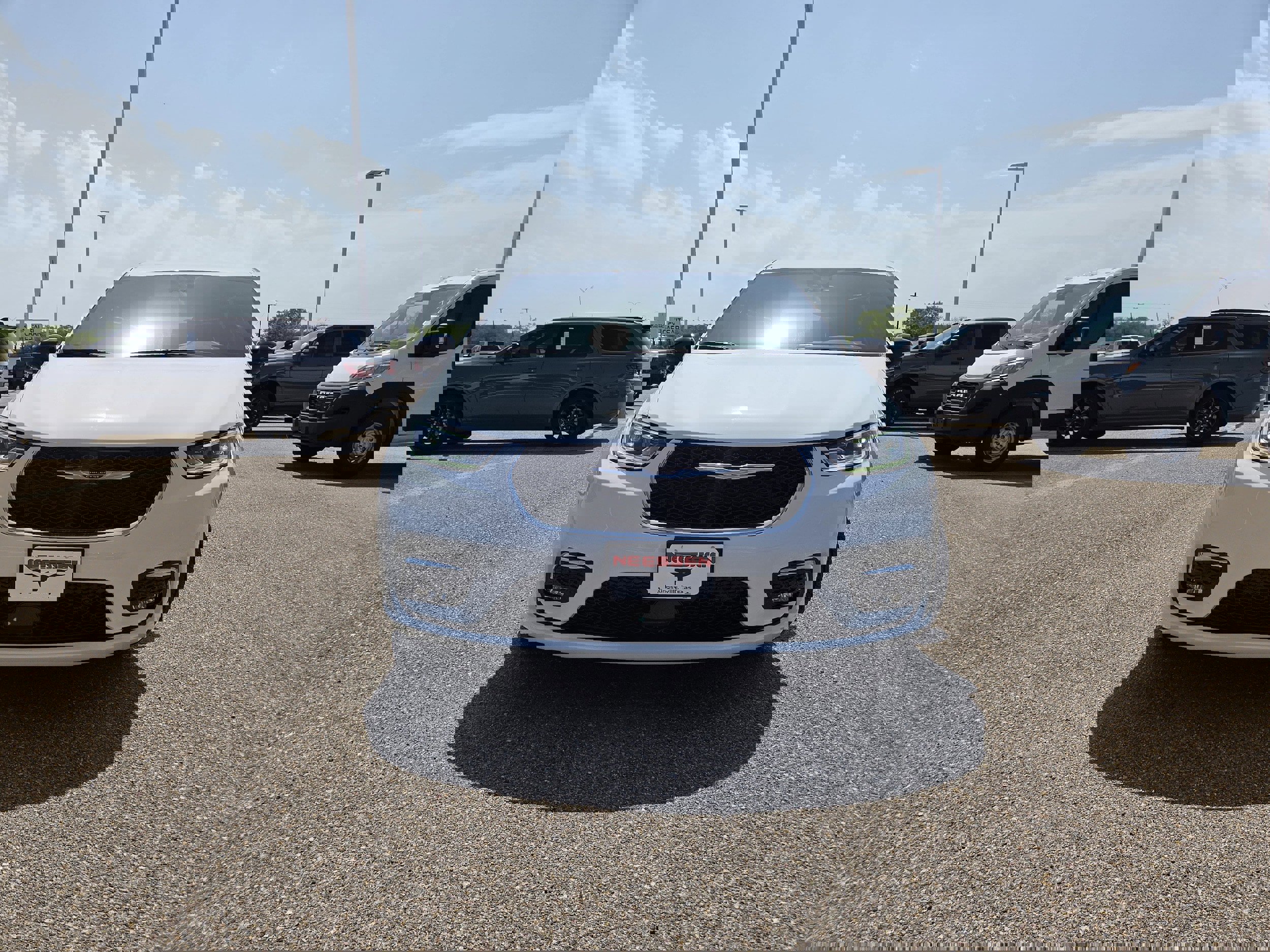 New 2026 Chrysler Pacifica Select image 2